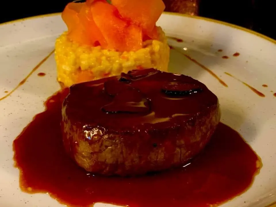 Fleischfilet in Rotweinsauce – Detailaufnahme im The Dom Konstanz