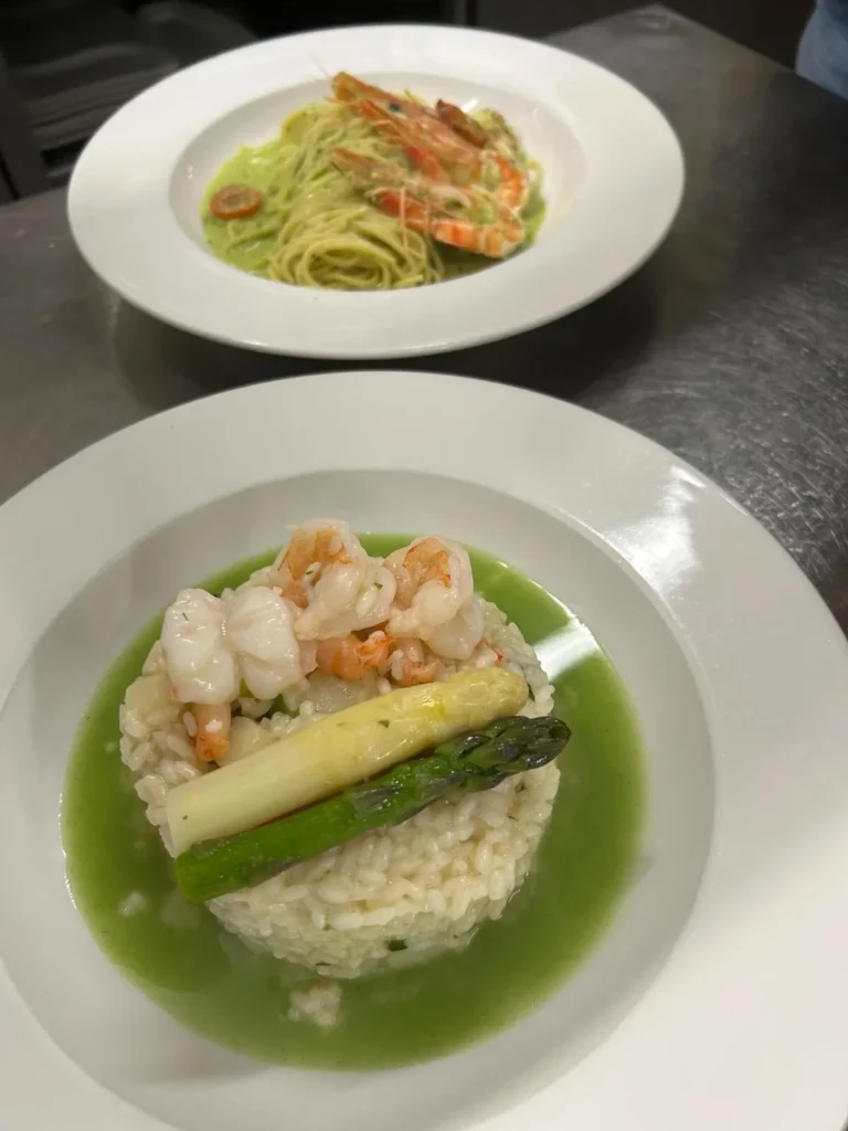 Spargel-Risotto mit Garnelen und Pasta mit Garnelen – The Dom Konstanz